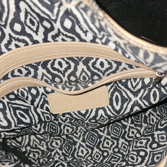 Steve Madden Beige Quilted Crossbody Bag - Picture 6 of 8